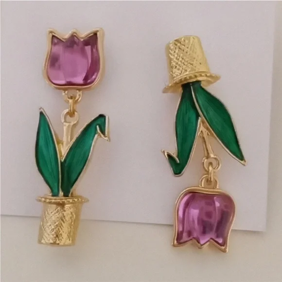 NWT 🌷 Betsey Johnson Tulip mismatched Easter Earrings in gift box - Picture 3 of 5